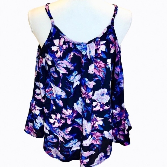 7 Sisters | Cold Shoulder Blouse | Medium - Picture 4 of 5